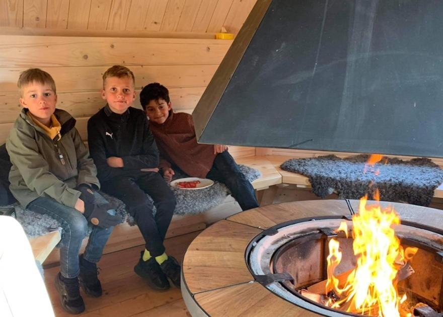 Kalvs Skolhus 호스텔 외부 사진